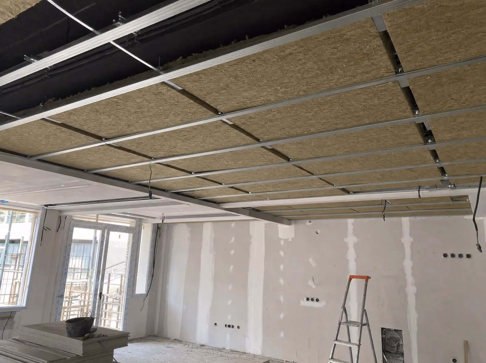Plasterboard, drywall & false ceilings — Ecoinnova renovation in Gran Canaria