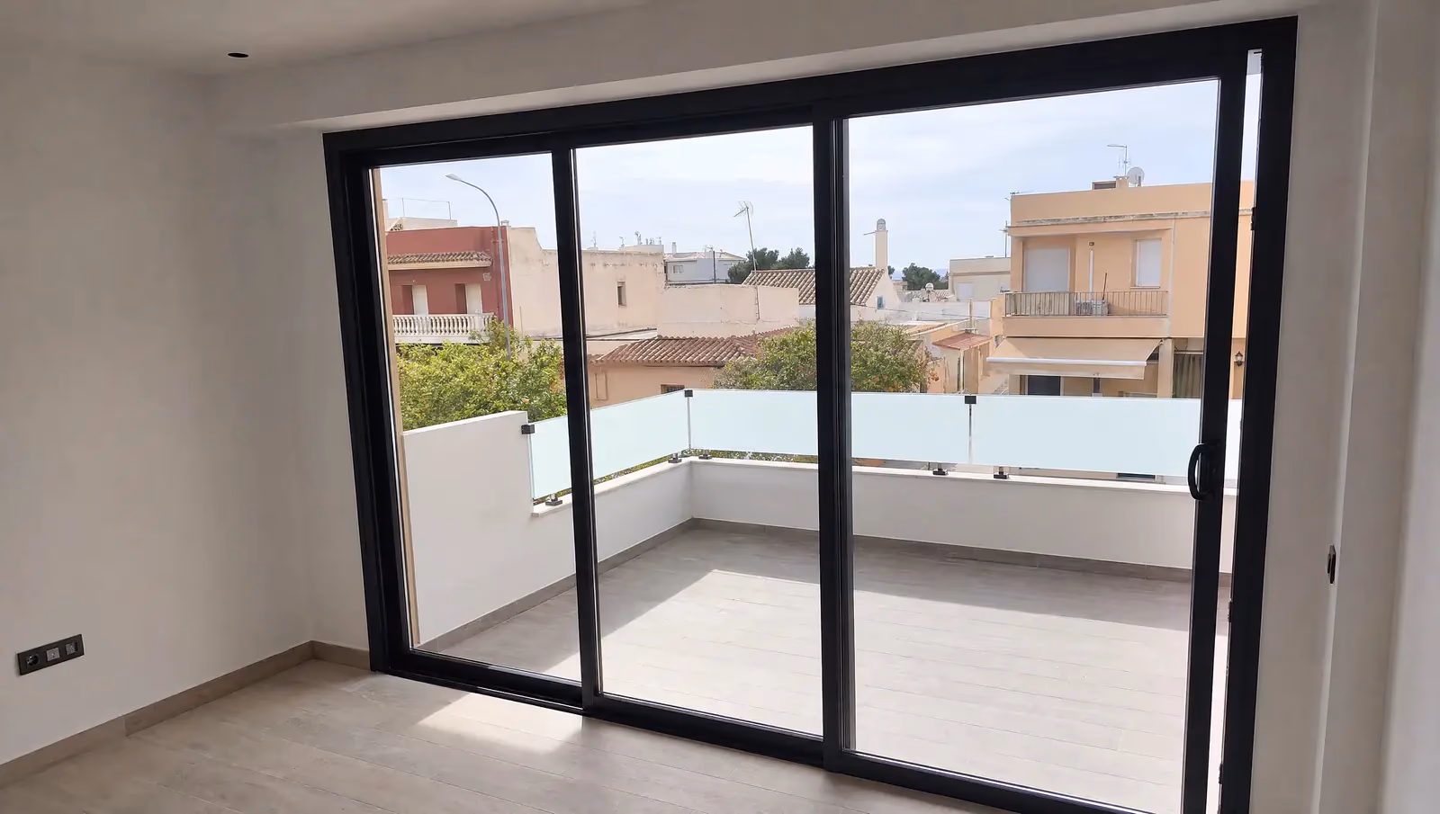 Ventanas insonorizadas y antirruido 8, reforma de Ecoinnova en Gran Canaria