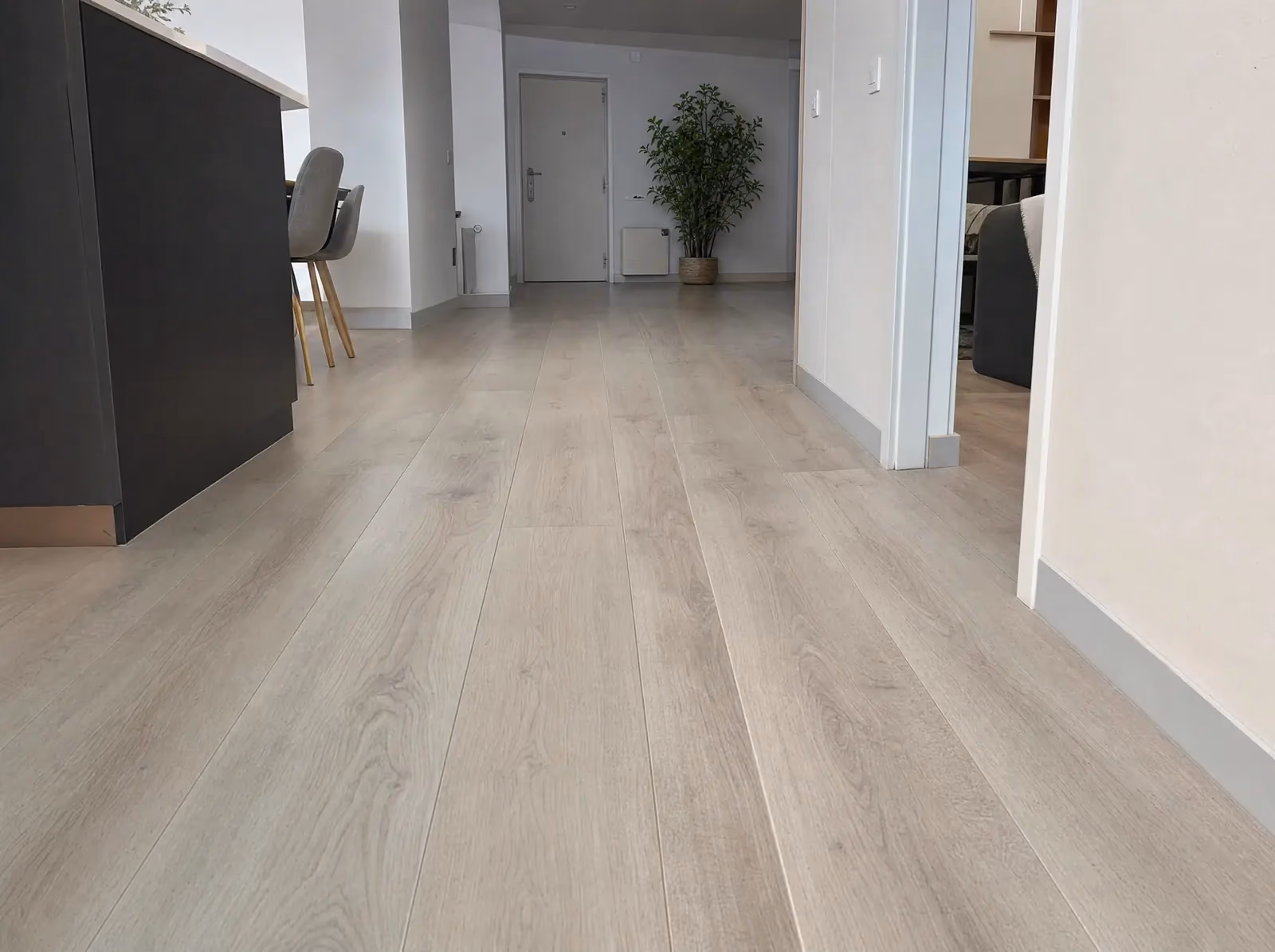Flooring & wall coverings — Ecoinnova renovation in Gran Canaria