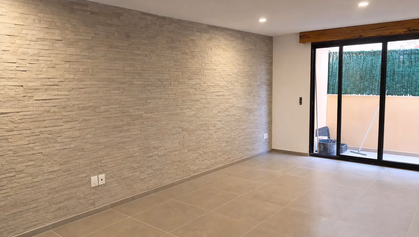 Flooring finish inspected and guaranteed by Ecoinnova
